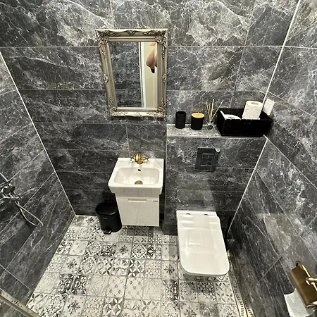 луксозен апартамент Апартаменты *